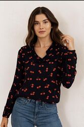 Блуза синя з довгим рукавом vila з принтом вишеньки s