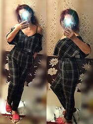 Теплый комбинезон в клетку, с открытыми плечами в идеальном состоянии 