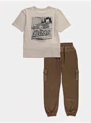 Костюм футболкаджоггерси 6-7, 7-8 років 