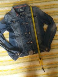 Джинсовий жекет . Стан ідеальний. 