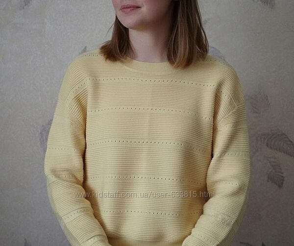 Симпатичный свитер mango.