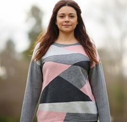 Симпатичный кашемировый свитер.