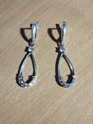 Симпатичные серьги из серебра 925.