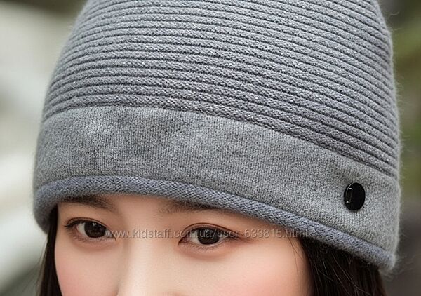 Теплая ангоровая шапка.