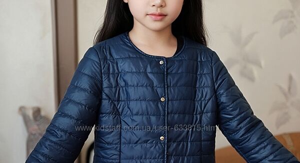 Легкая куртка на тонком синтепоне без воротника.