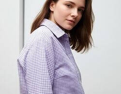 Симпатичная рубашка в мелкую клетку.