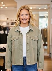 Стильная джинсовая куртка zara.
