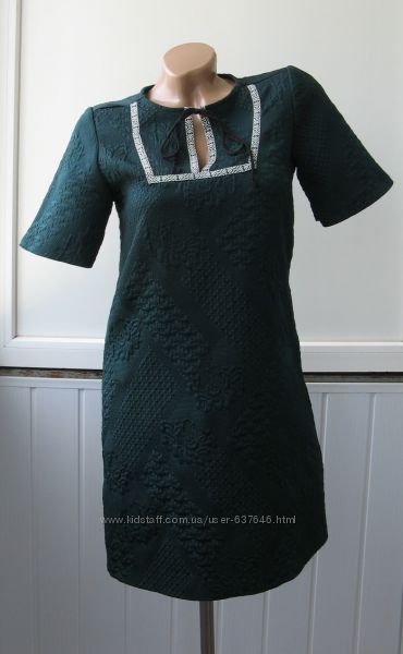 Платье футляр, фактурное, этническая вышивка, изумрудное River Island
