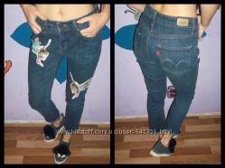   Дорогие Укороченные джинсы LEVIS с аппликацией и бахромой