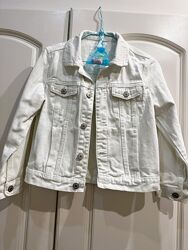 Джинсова курточка Zara розмір - 9 років, зріст - 134см