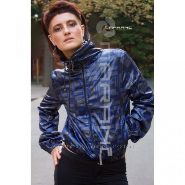 Принтованная куртка-ветровка женская размер 44М