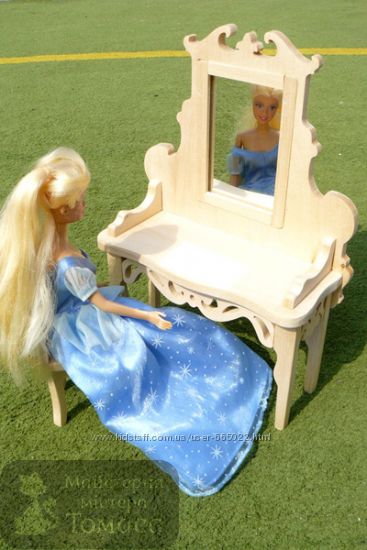 Меблі в мініатюрі для ляльок