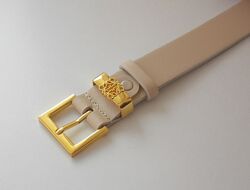Женский бежевый кожаный пояс Loewe