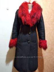 Теплая черная зимняя женская дублёнка с красным мехом