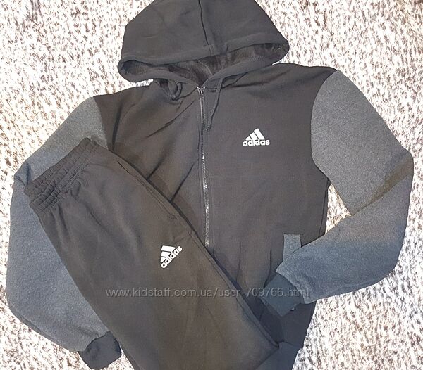 Чоловічий теплий трикотажний костюмі розмір М.