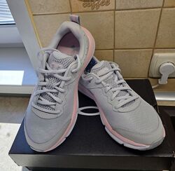 Продам нові кросівки Under Armour. Розмір USA 4,5, uk 4, EUR 36.5.