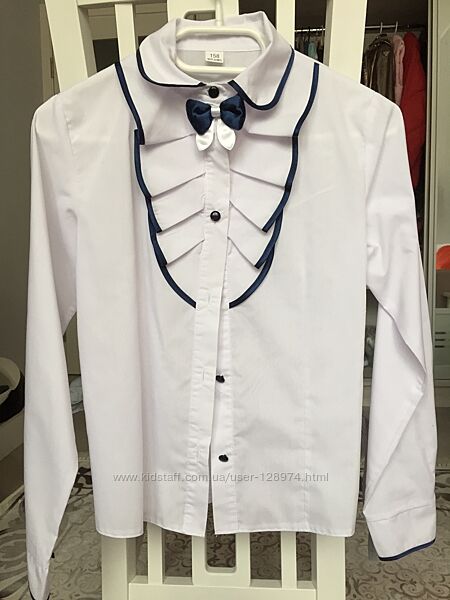 Красивая школьная блуза 146-152, состояние идеальное