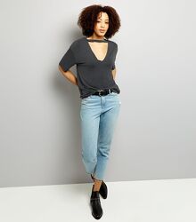 New look. Товар привезен из Англии. Футболка в дизайне тай дай с чокером.