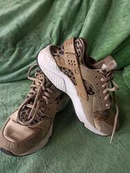 Очень стилевые Найкачи оригинал размер 36