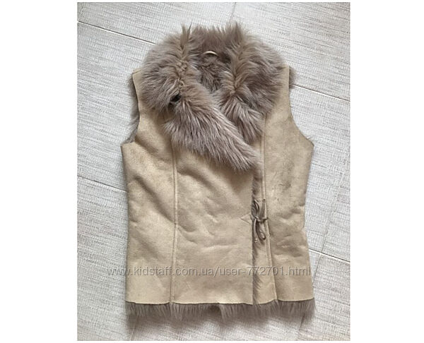 Теплый меховой жилет безрукавка, от Marks & Spencer. 110-116