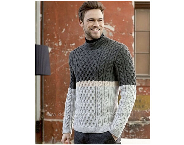 Теплый, двухцветный свитер от C&A. Германия. М