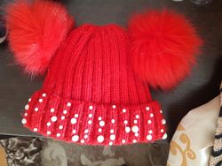 Продам яркую красную тёплую зимнюю шапку 