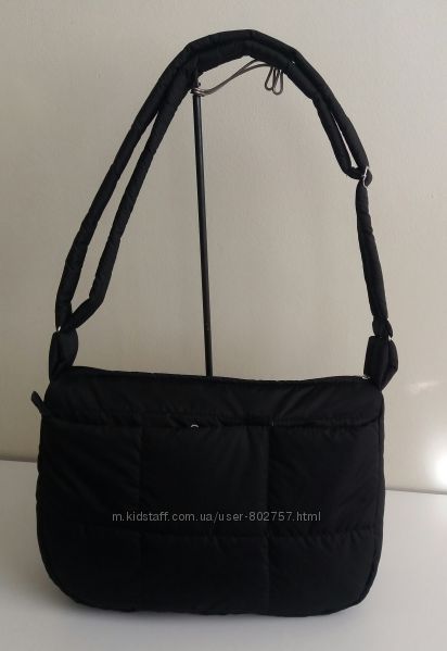 Сумка тканинна на синтепоні напівкругла чорна дутик з кишенями