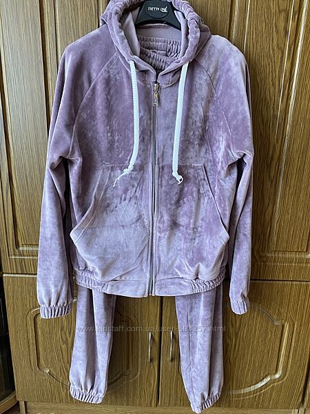 Костюм спортивний велюровий, розмір 46