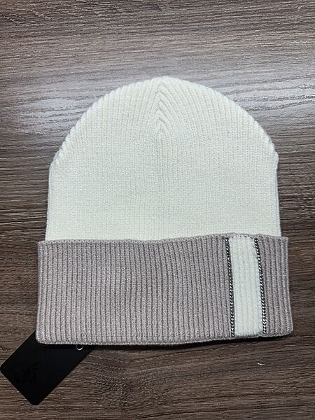 Шапка жіноча