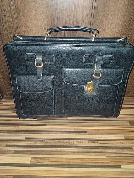 Новый кожаный портфель / деловой