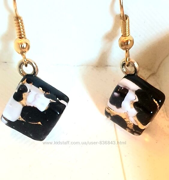 Утончённые серьги из муранского стекла