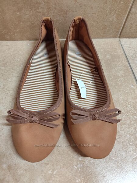 Балетки для дівчинки р 37, але йдуть на 36.5, колір рудий, нові