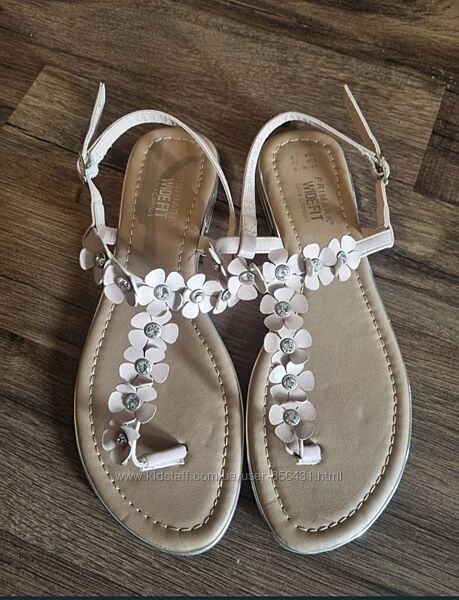 Босоножки женские