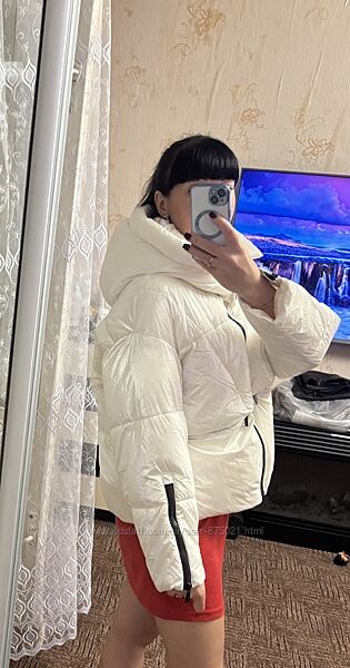 Молочная зимняя куртка дорогая Италия