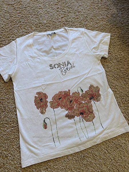 Белая футболка со стразами 