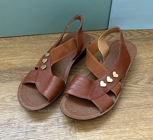 Удобные симпатичные сандалии босоножки