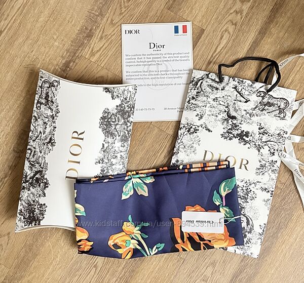 Стильный платок Christian Dior