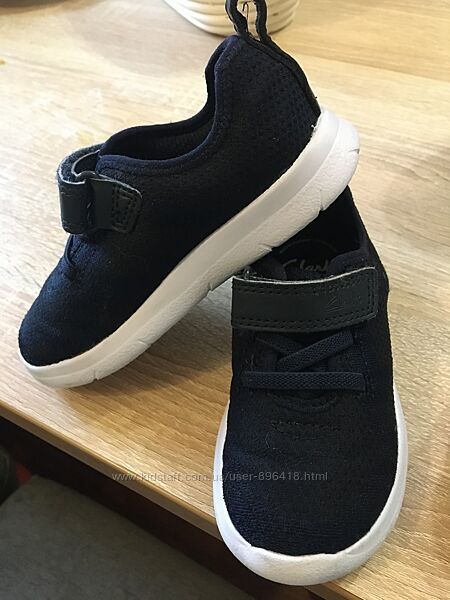 Clarks  літні кросівки 24