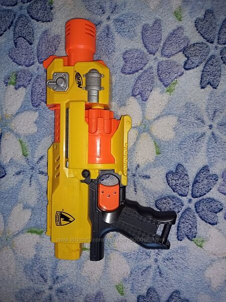 Бластер Nerf Barricade RV-10