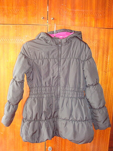 Черная теплая куртка на девочку, р. 7-8, 122-128