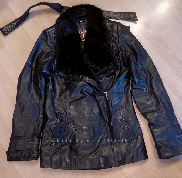 куртка кожаная черная с норковым воротом, размер м фирма udekasi