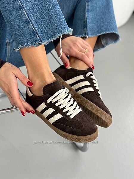 Леопардові, білі, молочні, бордові, червоні, шоколадні кеди