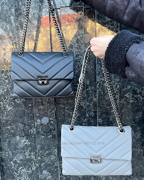 Італійська стьобана жіноча сумка на ланцюжку  базова модель з натуральної 