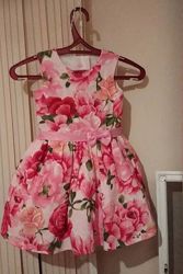 Нарядное платье с розами 4-5 л