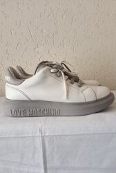 39-40 Moschino оригінал жіночі кросівки шкіра 26-26,5см