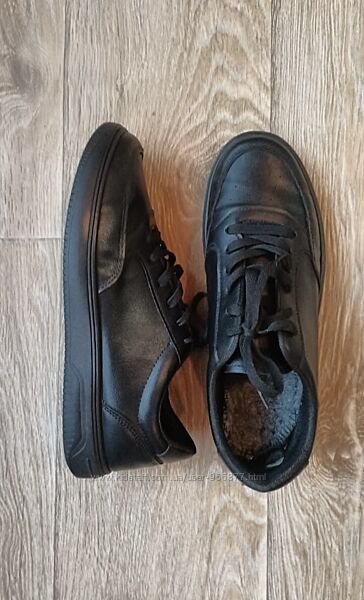 44р чоловічі кросівки. спортивні туфлі.