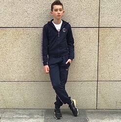 Темно-синий спортивный костюм BIKKEMBERGS  для мальчика на 14 лет
