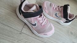 Літні легкі кросівки nike на дівчинку р. 23.5