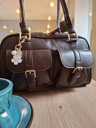 Сумка шоколад на плече, з кишенями та довгими ручками коричнева боулінг