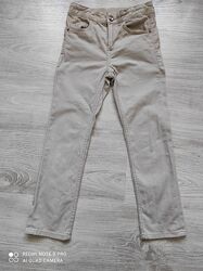 Бежевые джинсы  скинни H&M, размер 6-7 лет.